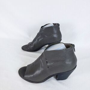 Eileen Fisher Criss Cross Booties Womens 9 Gray Leather Open Toe Minimalist Gray